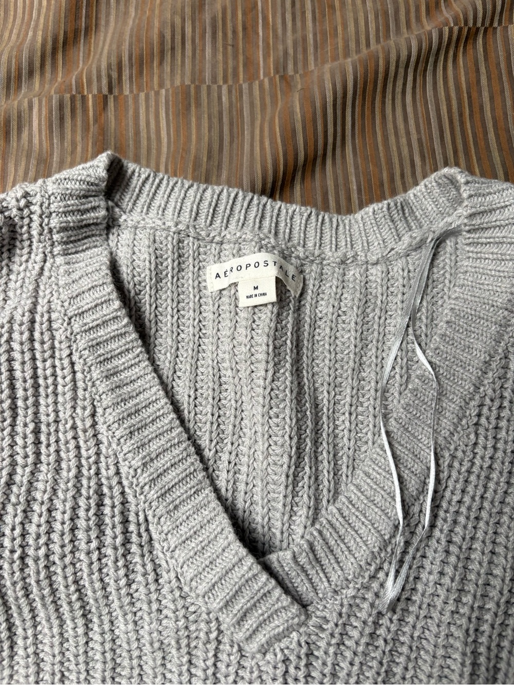 Aeropostale Women’s Light Gray V-Neck Chunky Knit Sweater